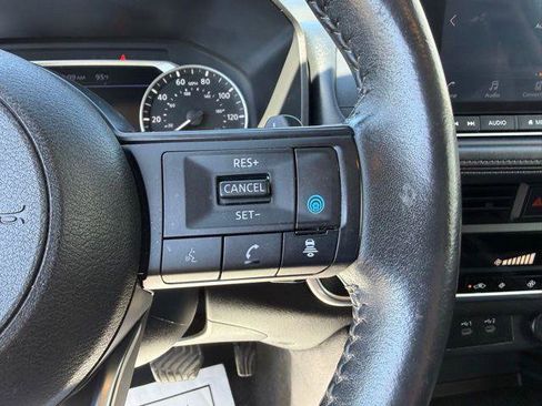 Used 2024 Nissan Rogue SV w/ SV Premium Package FWD image 9