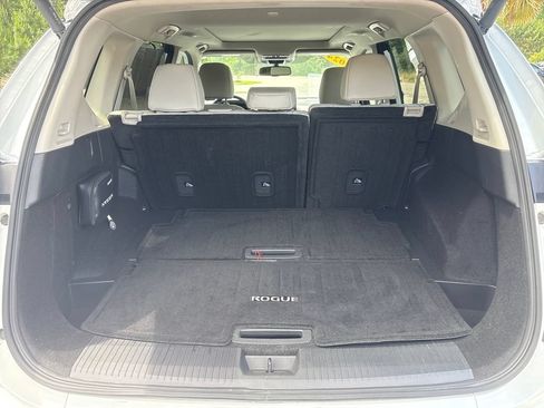 Certified 2024 Nissan Rogue SL w/ SL Premium Package FWD image 33