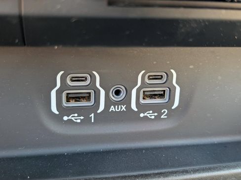 Used 2020 RAM 1500 Laramie AWD/4WD image 25