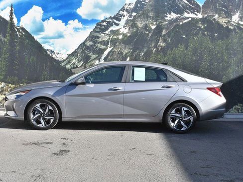 Used 2023 Hyundai Elantra SEL w/ Convenience Package image 7