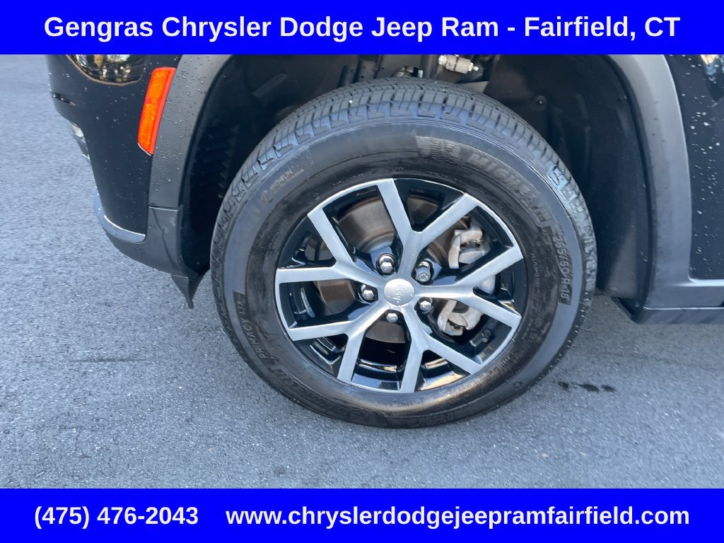 Used 2023 Jeep Grand Cherokee L Limited AWD/4WD image 12