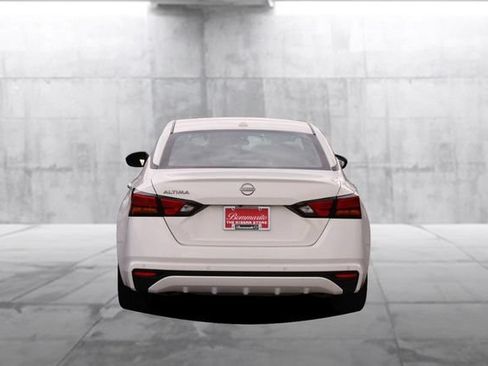 Certified 2025 Nissan Altima 2.5 SV FWD image 6