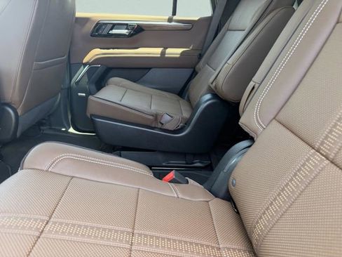 New 2026 Chevrolet Tahoe High Country AWD/4WD image 13