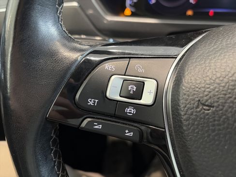 Used 2020 Volkswagen Tiguan SEL Premium R-Line image 25