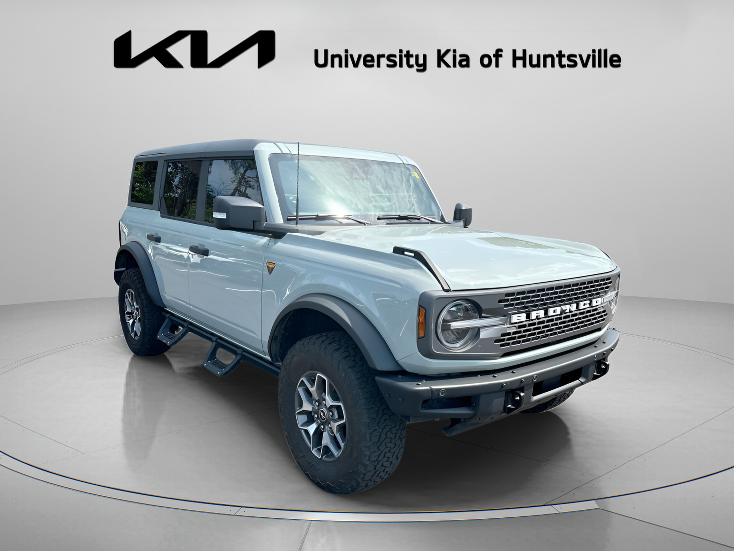 Used 2024 Ford Bronco Badlands AWD/4WD image 2