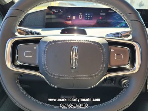 New 2025 Lincoln Navigator L Reserve w/ Jet Appearance Package AWD/4WD image 19