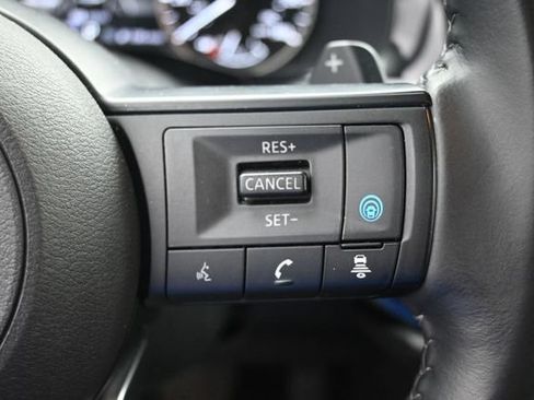 Used 2025 Nissan Pathfinder SV FWD image 19