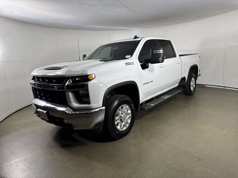Used 2023 Chevrolet Silverado 2500 LT w/ Convenience Package image 2