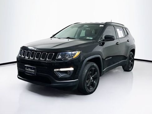 Used 2018 Jeep Compass Latitude w/ Popular Equipment Group AWD/4WD image 3