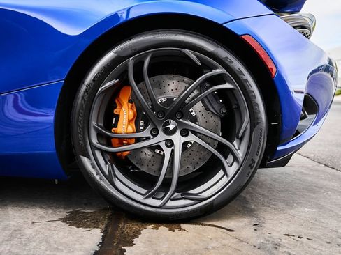 Used 2024 McLaren 750S image 23