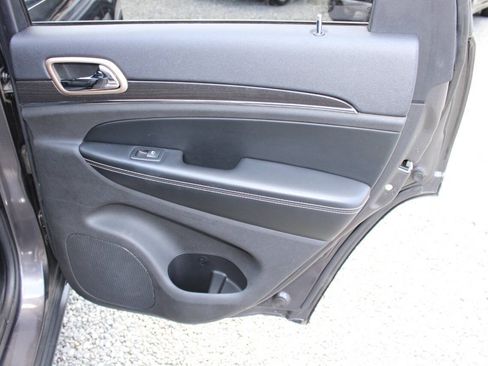 Used 2016 Jeep Grand Cherokee Limited AWD/4WD image 22