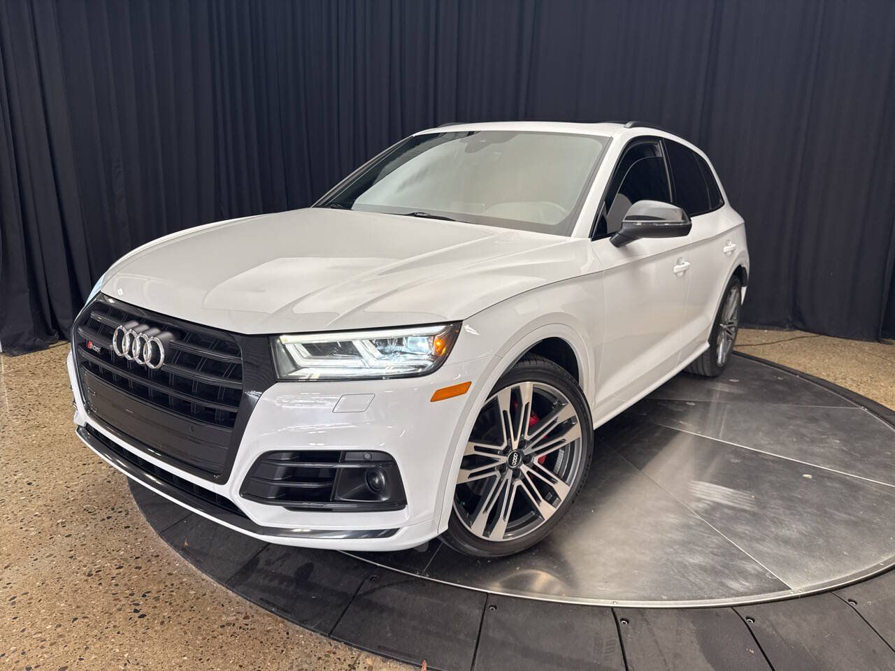 Used 2020 Audi SQ5 Premium Plus w/ Premium Plus Package AWD/4WD image 2