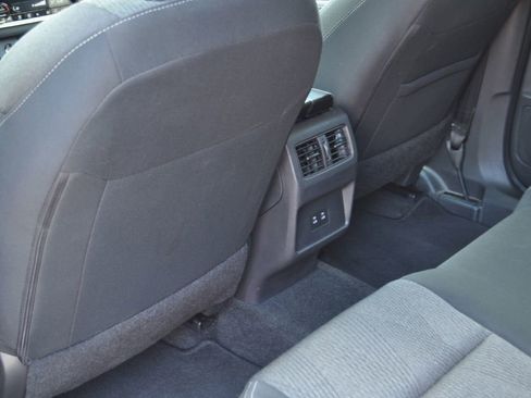 Used 2024 Nissan Rogue SV image 17