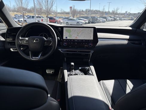Used 2025 Lexus RX 500h F Sport image 28