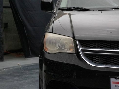 Used 2014 Dodge Grand Caravan SXT image 5