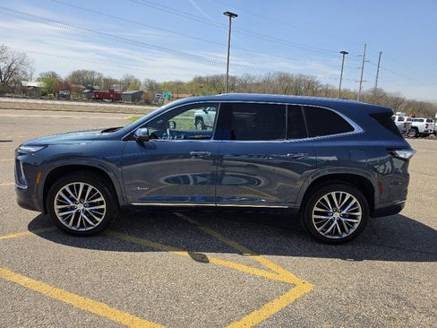 Used 2026 Buick Enclave Avenir AWD/4WD image 2
