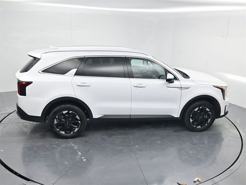 Certified 2025 Kia Sorento S image 52