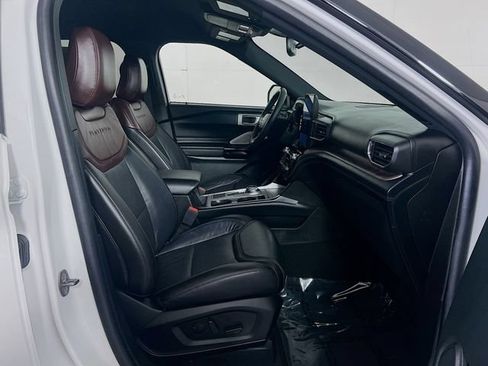 Used 2023 Ford Explorer Platinum w/ Technology Package RWD image 29