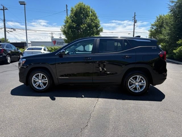 Certified 2024 GMC Terrain SLE w/ LPO, Floor Liner Package FWD image 2