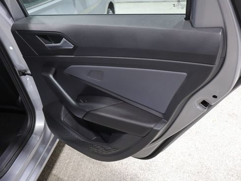 Used 2025 Volkswagen Jetta SE FWD image 23