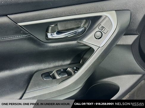 Certified 2017 Nissan Altima 2.5 SR w/ Midnight Edition Package FWD image 17