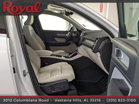 Used 2023 Volvo XC40 B5 Plus w/ Protection Package Premier image 8