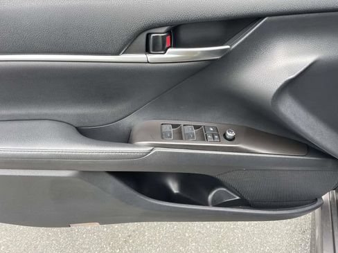 Used 2023 Toyota Camry XSE FWD image 17