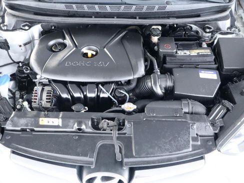 Used 2015 Hyundai Elantra SE FWD image 42