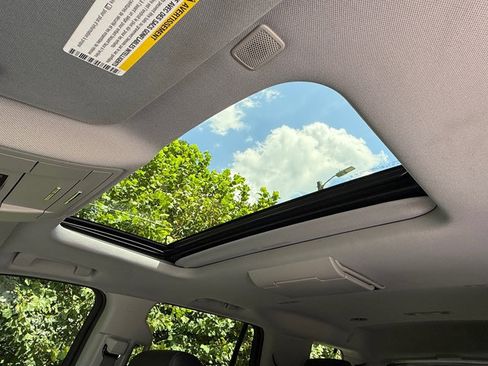 Used 2020 Chevrolet Tahoe Premier RWD image 36