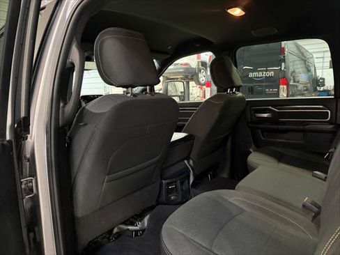 Certified 2024 RAM 2500 Big Horn w/ Night Edition AWD/4WD image 32