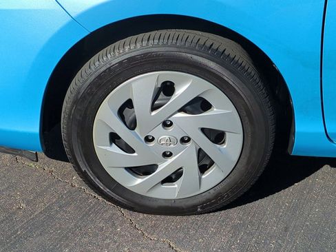 Used 2016 Toyota Prius C One image 9