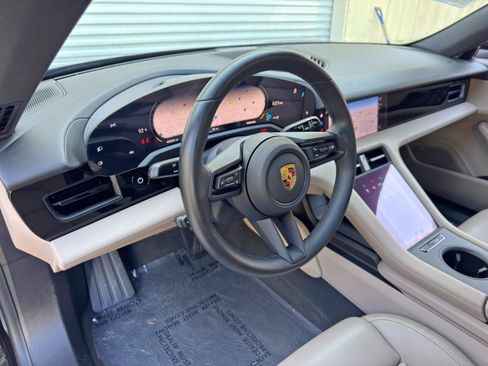 Used 2022 Porsche Taycan RWD image 14