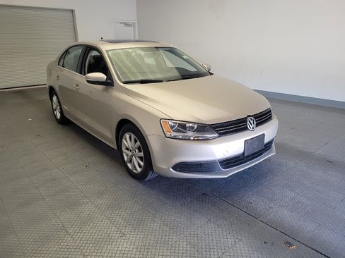 Used 2014 Volkswagen Jetta SE FWD image 13