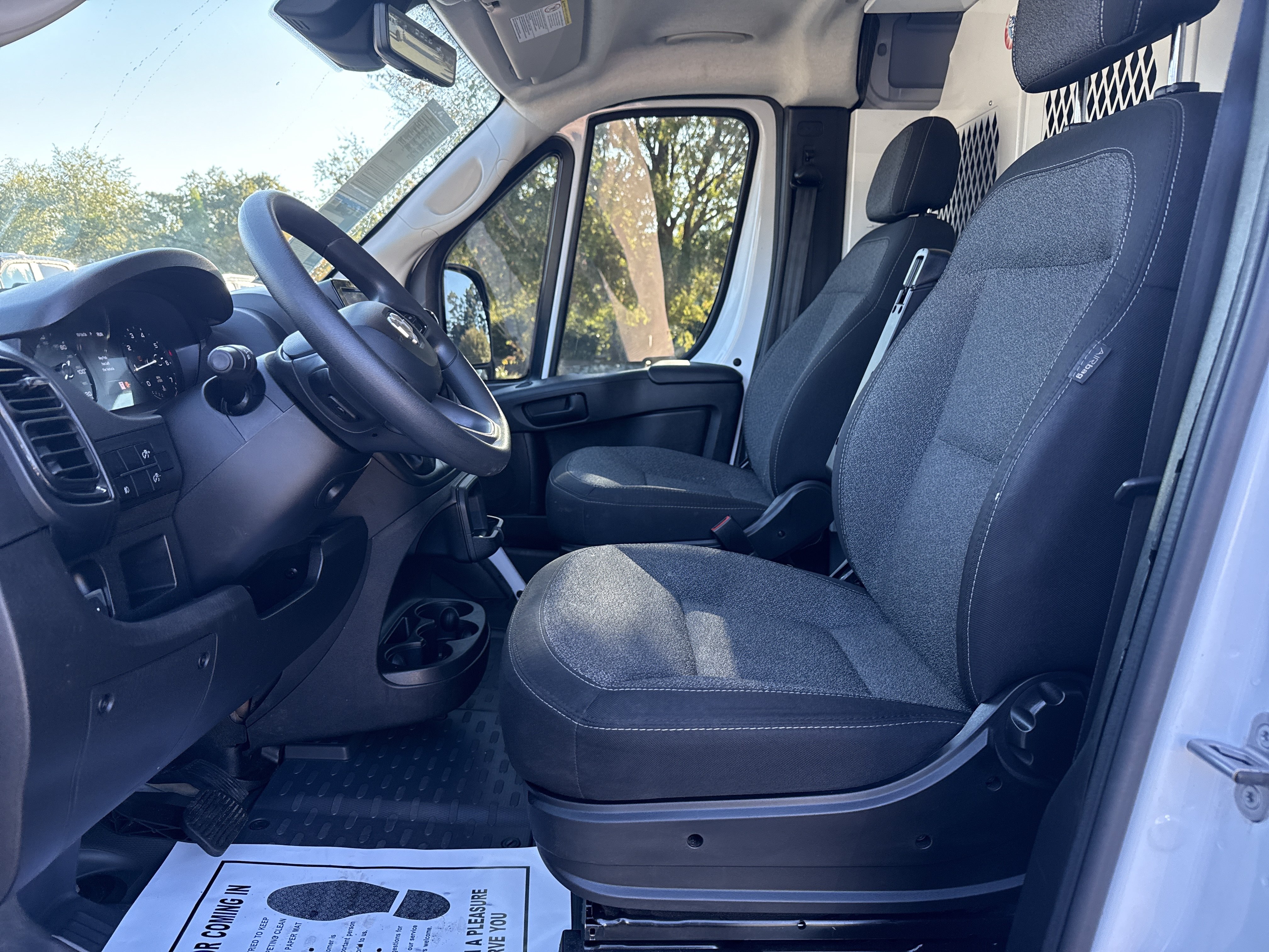 Used 2024 RAM ProMaster 1500 w/ Safety Group FWD image 17