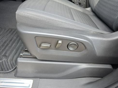 Used 2022 Chevrolet Silverado 1500 LT AWD/4WD image 15