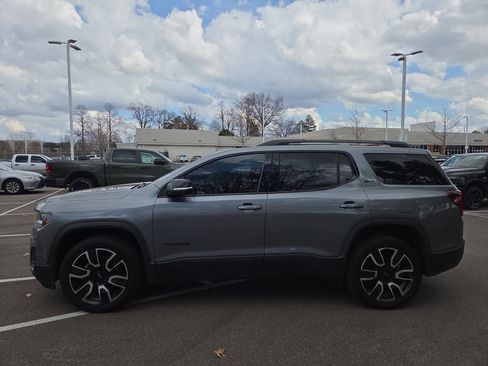 Used 2021 GMC Acadia SLT w/ Elevation Edition image 2