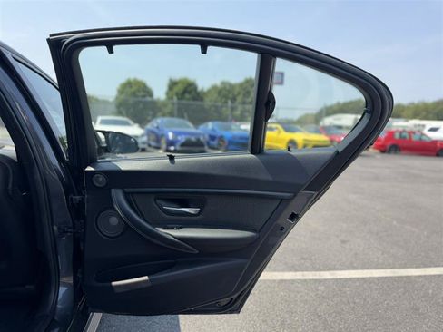 Used 2017 BMW M3 RWD image 47