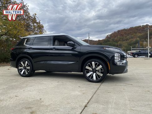New 2025 Mitsubishi Outlander AWD image 1