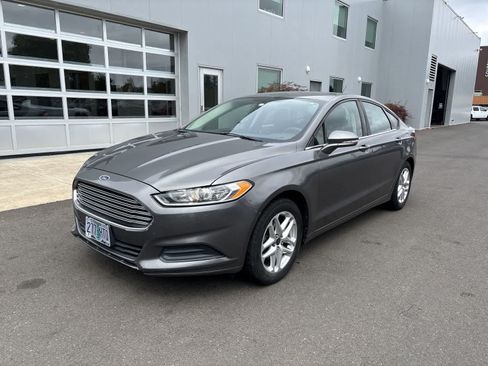 Used 2013 Ford Fusion SE FWD image 1