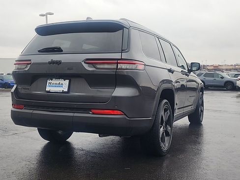 Used 2023 Jeep Grand Cherokee L Laredo image 8