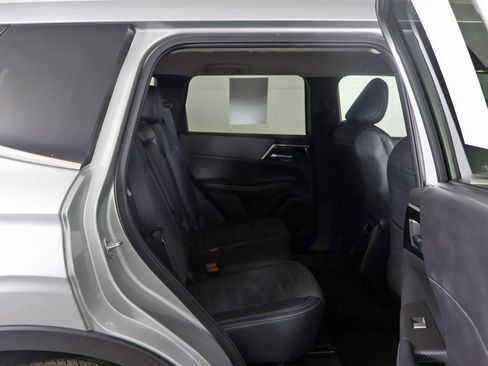 Used 2024 Mitsubishi Outlander SE Black Edition image 34