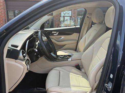 Used 2017 Mercedes-Benz GLC 300 4MATIC image 29