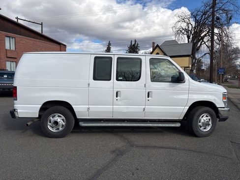 Used 2014 Ford E-250 and Econoline 250 w/ Power Group image 2
