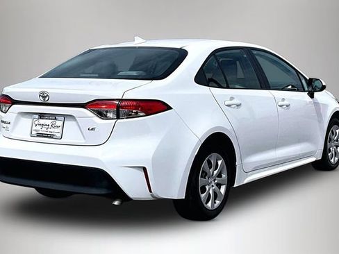 Used 2025 Toyota Corolla LE image 5