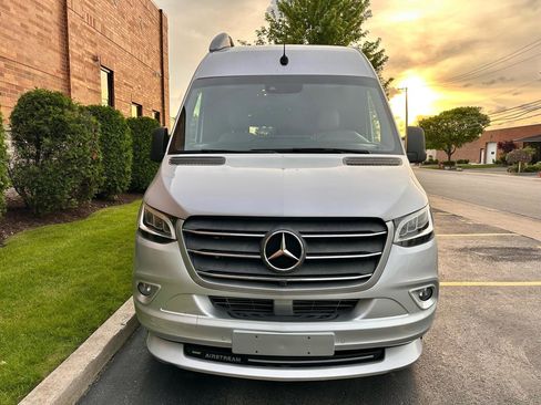 Used 2019 Mercedes-Benz Sprinter 2500 image 13
