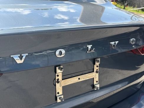 Certified 2024 Volvo S60 B5 Plus w/ Climate Package FWD image 9