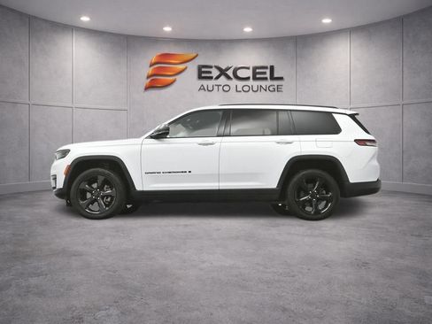 Used 2023 Jeep Grand Cherokee L Laredo AWD/4WD image 43