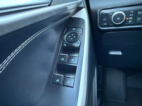 Used 2022 Ford Explorer XLT w/ Equipment Group 202A image 20