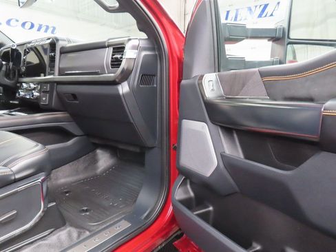 Used 2024 Ford F250 Platinum w/ FX4 Off-Road Package image 34