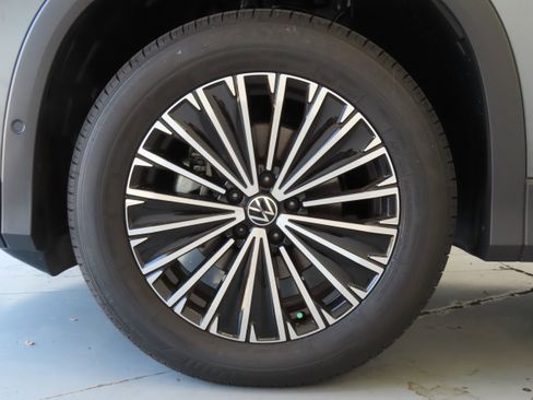 New 2025 Volkswagen Tiguan S image 28